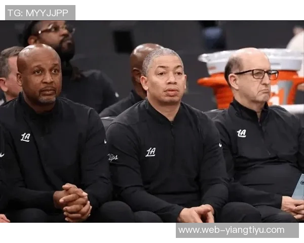 卢指导强调球队需要通过十场比赛评估当前状态与发展过程