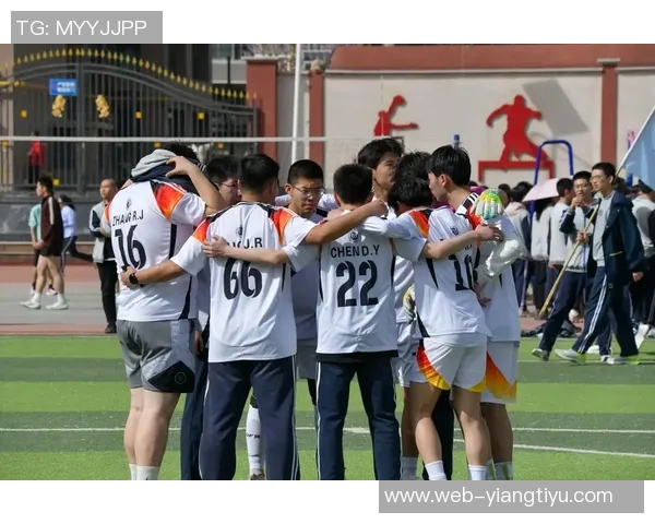 文班赛后第一时间回看录像努力为下场比赛做好充分准备